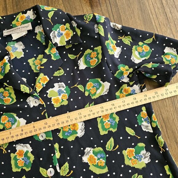 Vintage Women’s M Fundamental Things Petites Button-Down Shirt Made in Canada - Picture 7 of 9